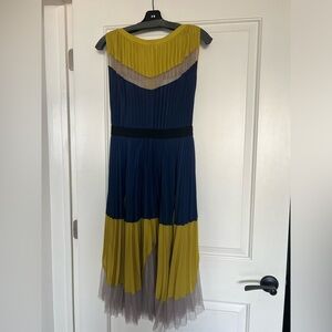 A fancy dress that looks beautiful on the body